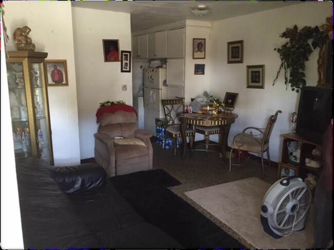 Photo - Lakeshore Apartments