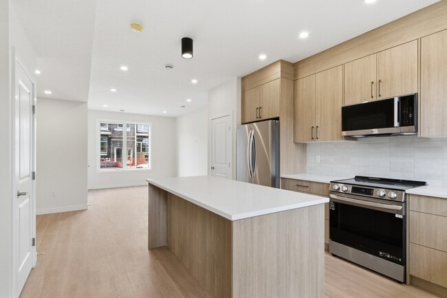 Photo - 7947-7979 79 St NW