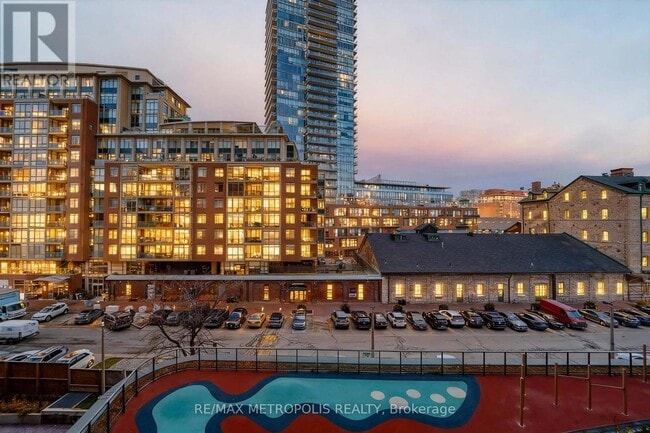 Photo - 35 Parliament St Unité 405