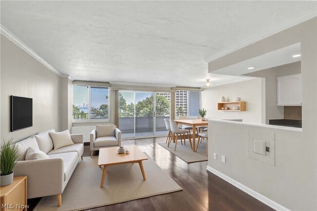 Photo - 12900 Lake Ave Unidad 327