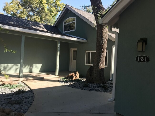 Building Photo - 0721 - 1319/1321 Normal Ave