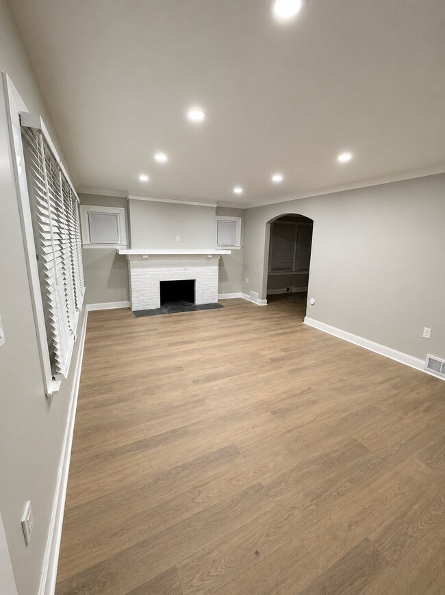 Photo - 14669 Rutherford St