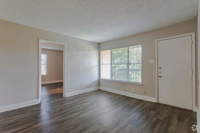 3BR,2BA - 1050SF D2-1 - Living Area