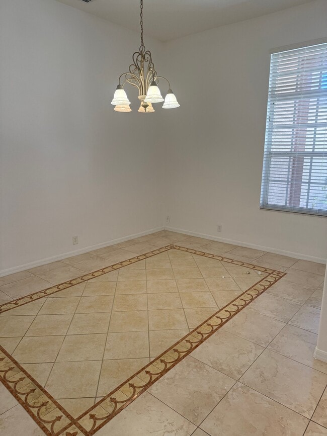 Photo - 2204 Elizabeth Way