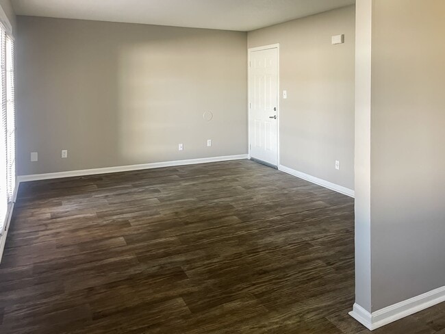Turnberry Square Apartments