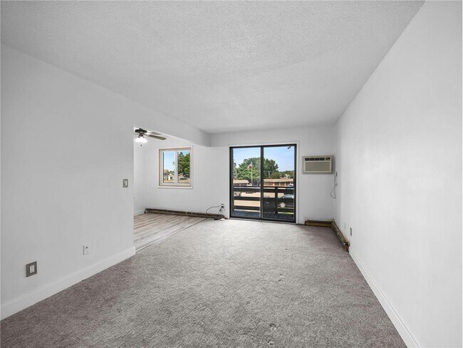 Photo - 4407 Wilshire Blvd Unit 204