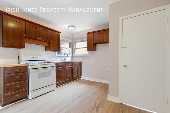 Building Photo - 62 Germain St