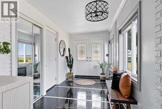 Photo - 6725 Riverside Dr E