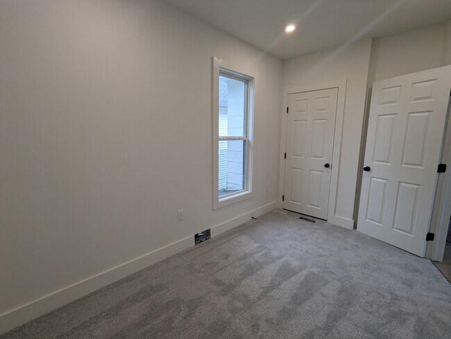 Photo - 137 S Wheatland Ave