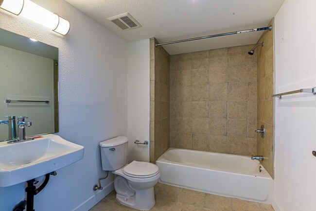 Building Photo - 7410 S Avalon Blvd Unit 107