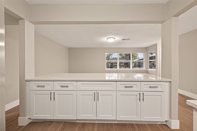 Photo - 5833 Southlea St