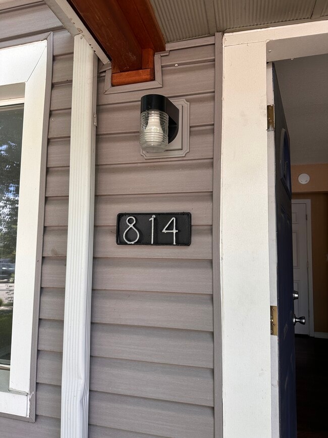 Photo - 814 Julian St