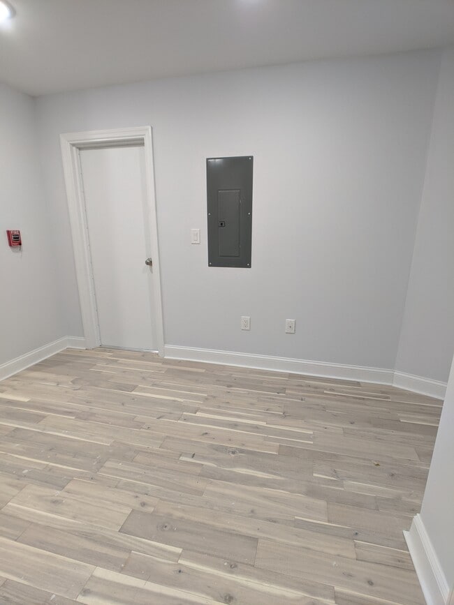 Photo - 717 Walnut St