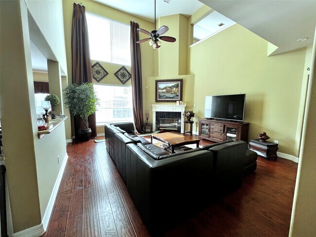 Photo - 403 Green Stone Ct