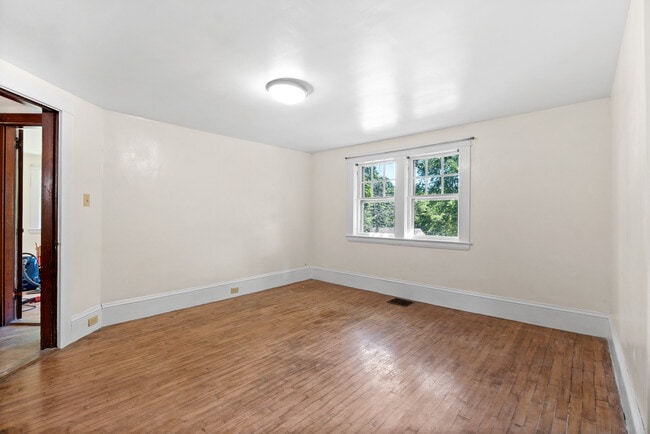 Photo - 15 Sherburne Rd