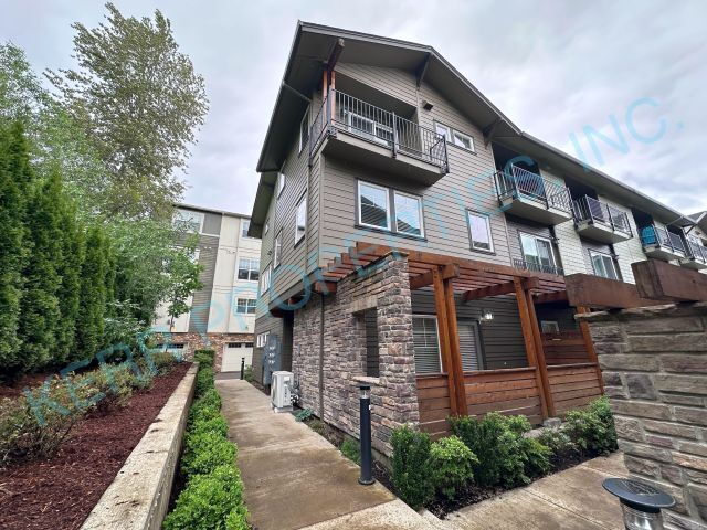 Building Photo - Discover Spacious Comfort: Elegant 3-Bed, 3.5-Bath Townhouse in Happy Valley! Unit #A