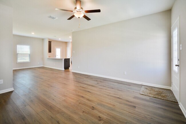 Photo - Move-In Ready Home with Spacious Layout and Great Location!