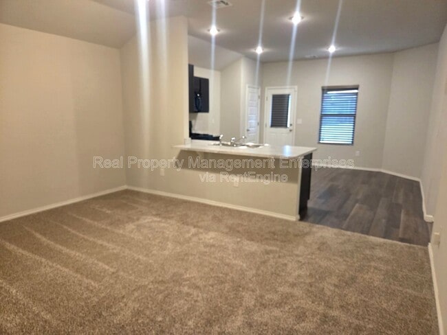 Photo - 9704 Saddle Dr