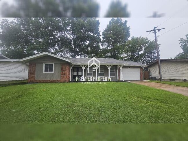 Photo - 1474 Kingsford Dr House