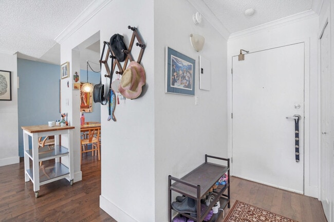 Photo - 665 E 6th Ave Unit SI ID1532872P