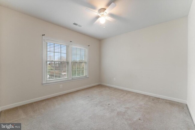 Photo - 612 Samantha Ct