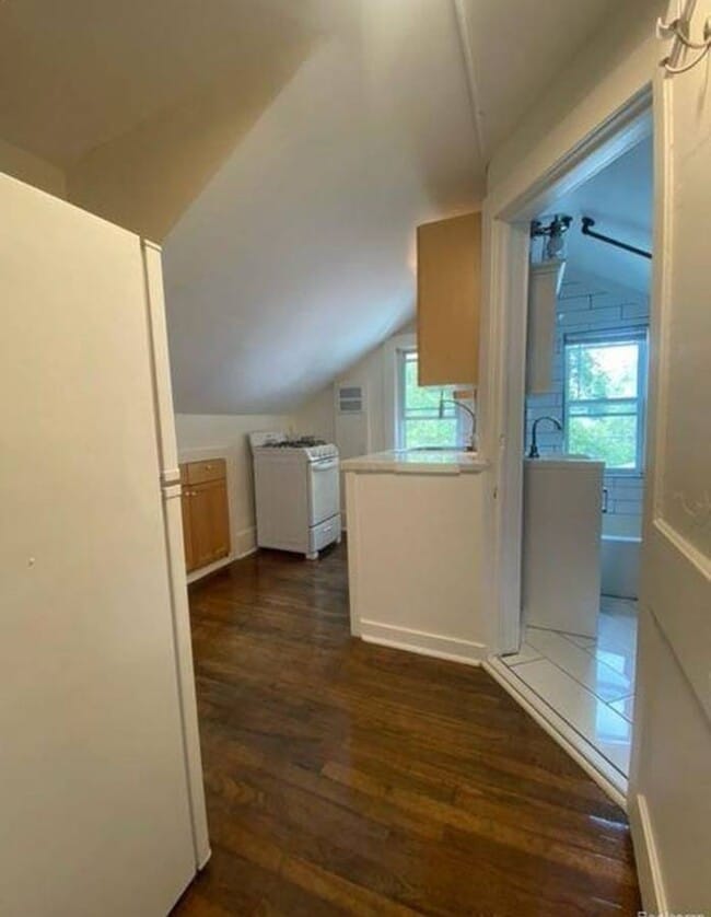 Photo - 2757 Gardner Ave