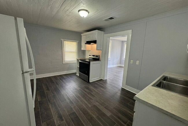 Photo - 730 Searcy Ave
