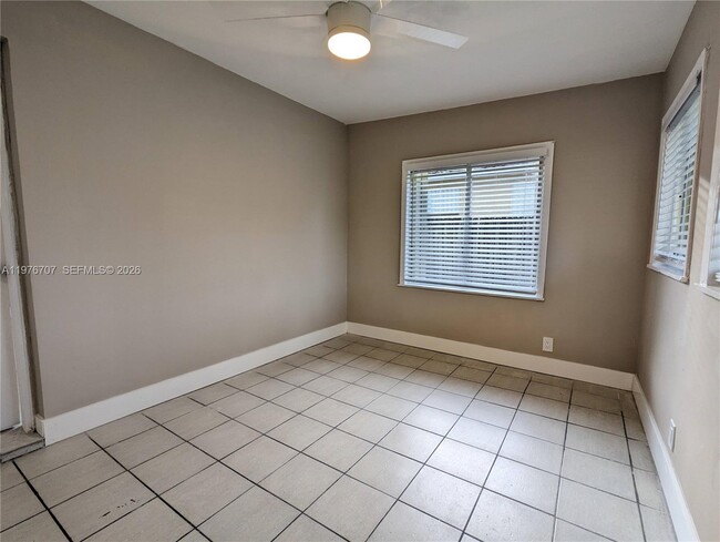 Photo - 987 NE 131st St Unit 3