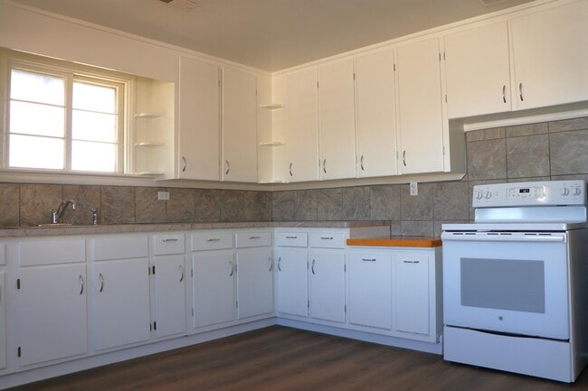 Photo - 1308 High St