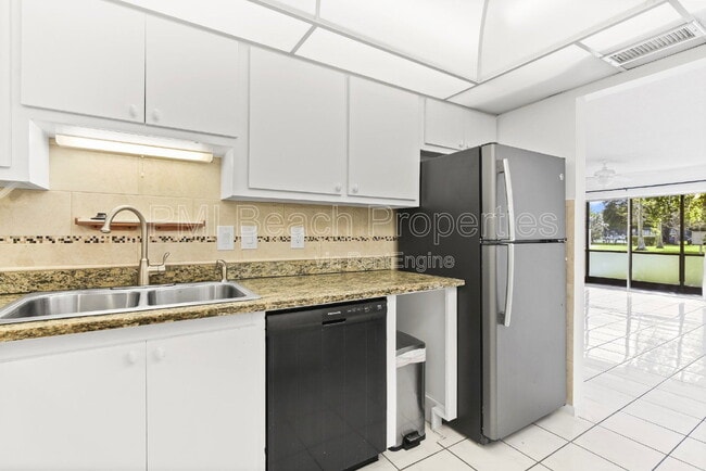 Photo - 345 W Laurel Dr