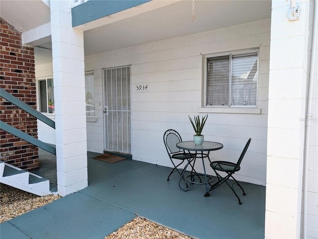 Building Photo - 5934 Welcome Rd Unit H7