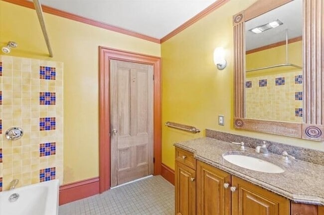 Photo - 407 Main St Unit C