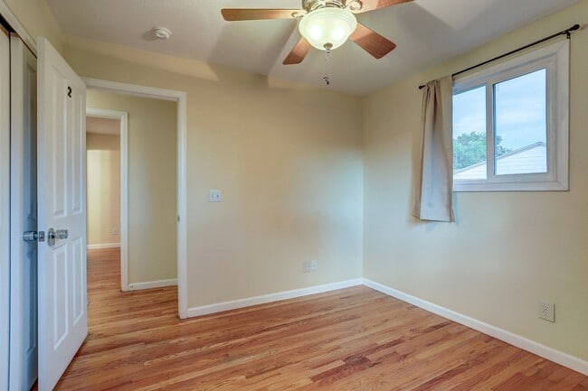7777 Umatilla St Unidad Private Room