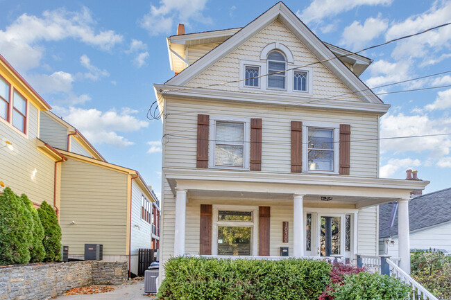 Building Photo - 1030 Vine St