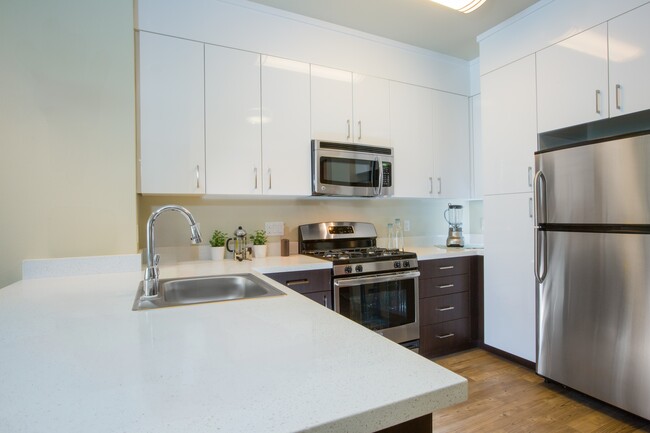 Kitchen - Viewpoint Apartments