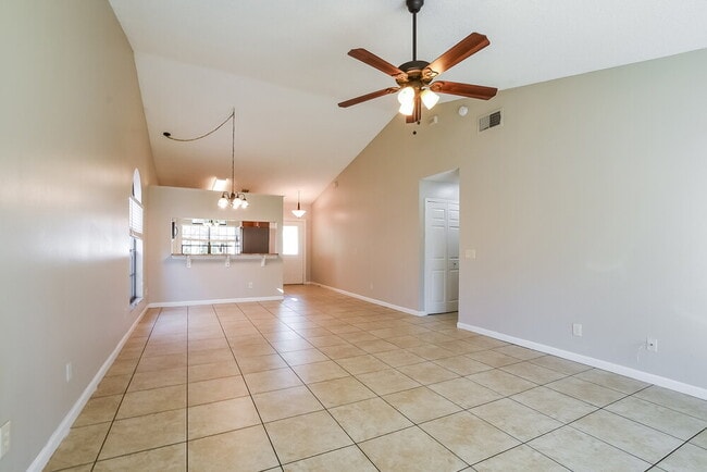 Photo - 1006 Burnett St