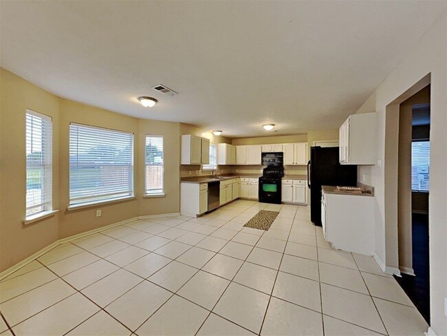 Photo - 4135 President's Dr S