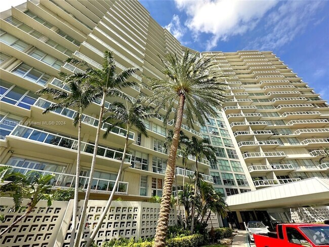 Building Photo - 2451 Brickell Ave Unit 5B Rental