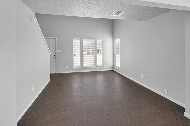 Photo - 503 Thornton Ct