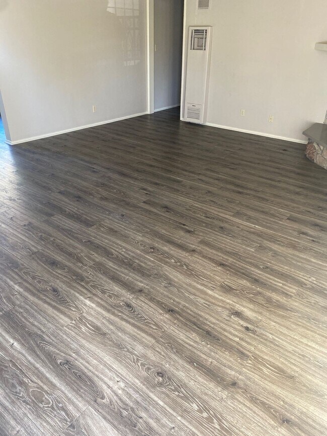 Photo - 10020 Pomering Rd Unit A