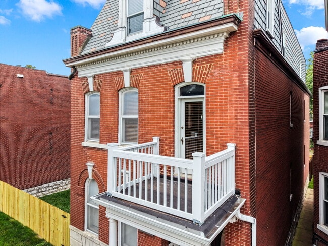 Front bacony - 2722 Armand Pl Unit 2722 2F