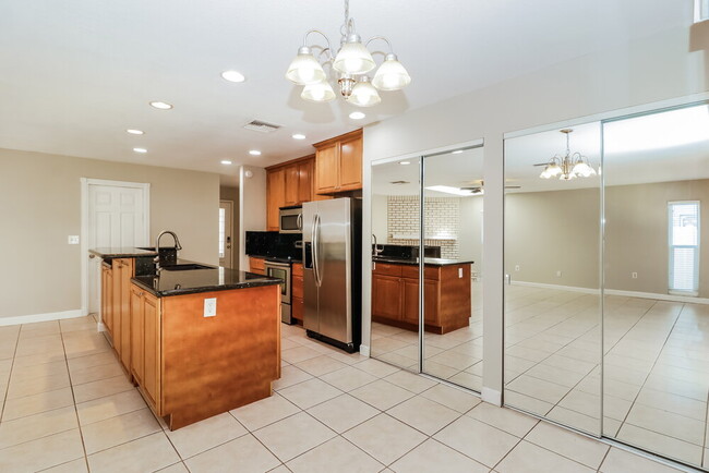 Photo - 1701 E Orangeside Rd