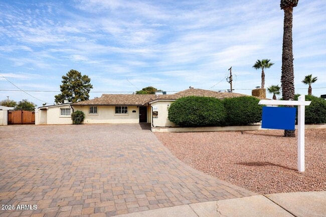 Building Photo - 7541 N 35th Dr