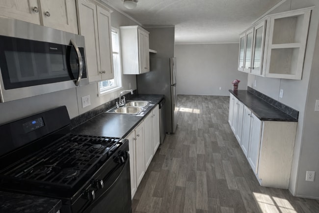 Photo - 358 Parker Lake Dr