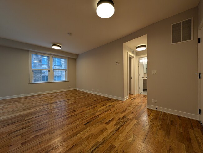 Photo - 648 W Wrightwood Ave