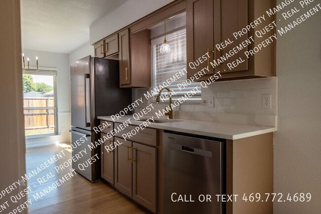 Photo - 1226 Mockingbird Ln