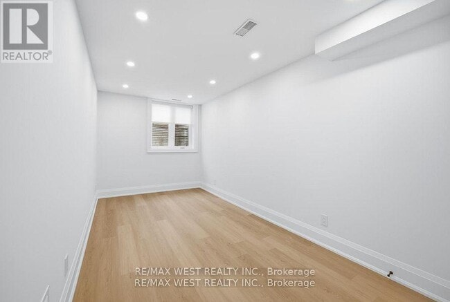 Photo - 390 St Clarens Ave