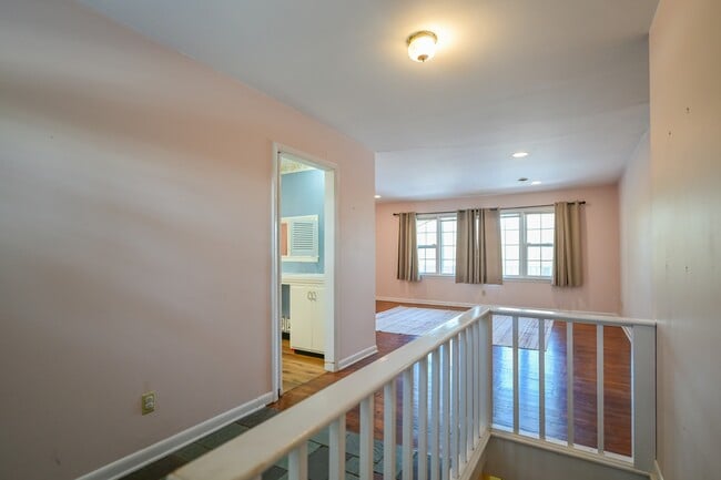 Photo - 33 Longview Heights Rd