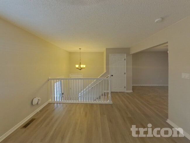 Photo - 6725 Defoe Ave