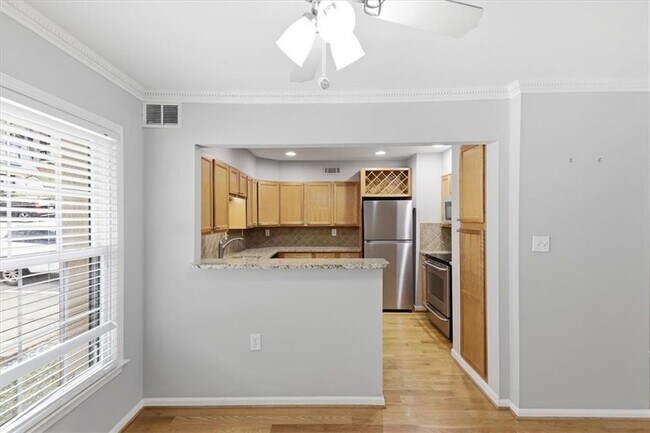 Photo - 54 La Rue Pl NW